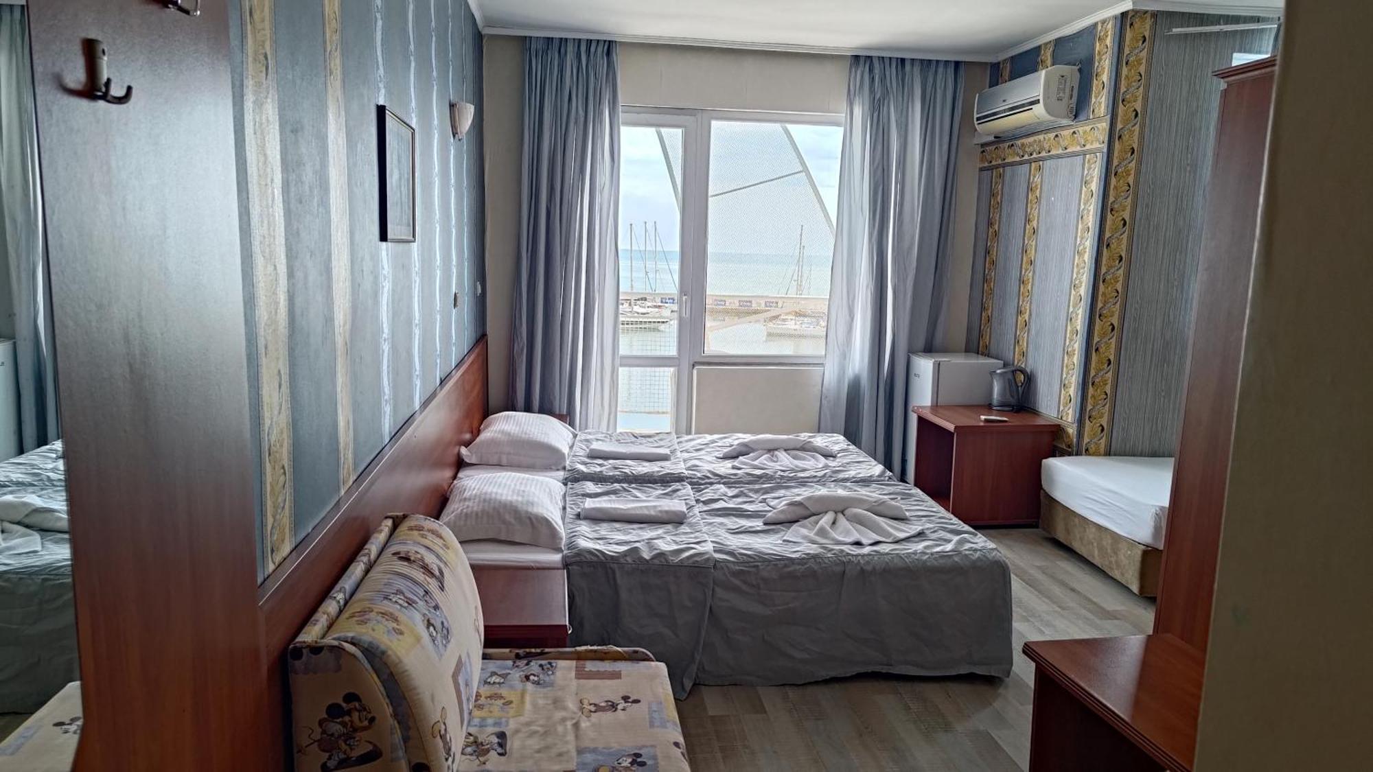 Lotos Hotel 발치크 외부 사진