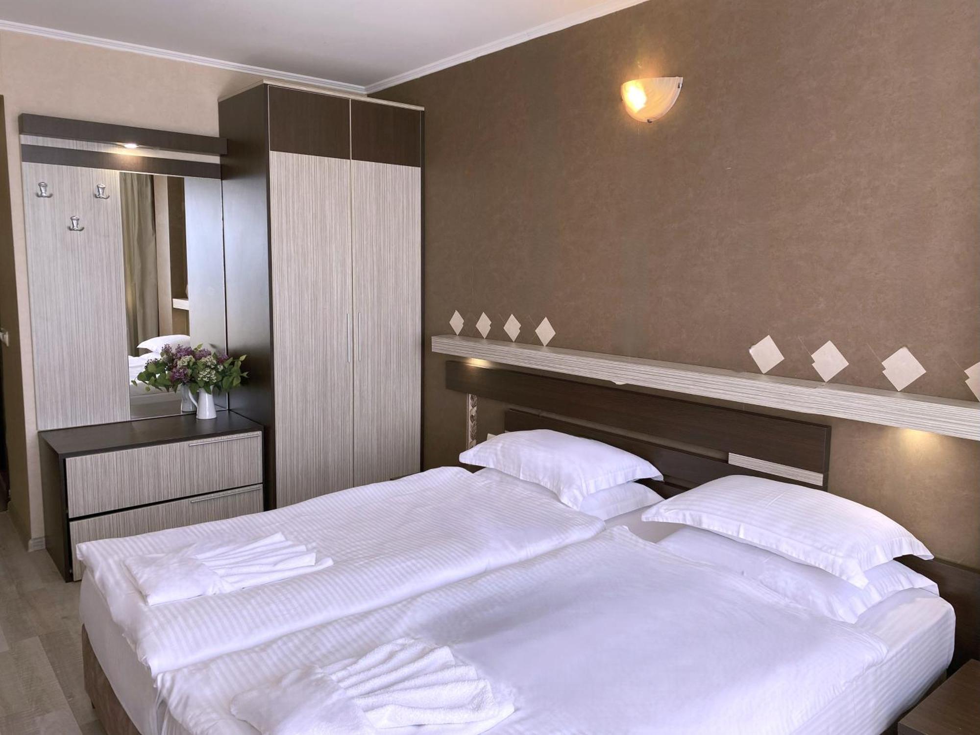 Lotos Hotel 발치크 외부 사진