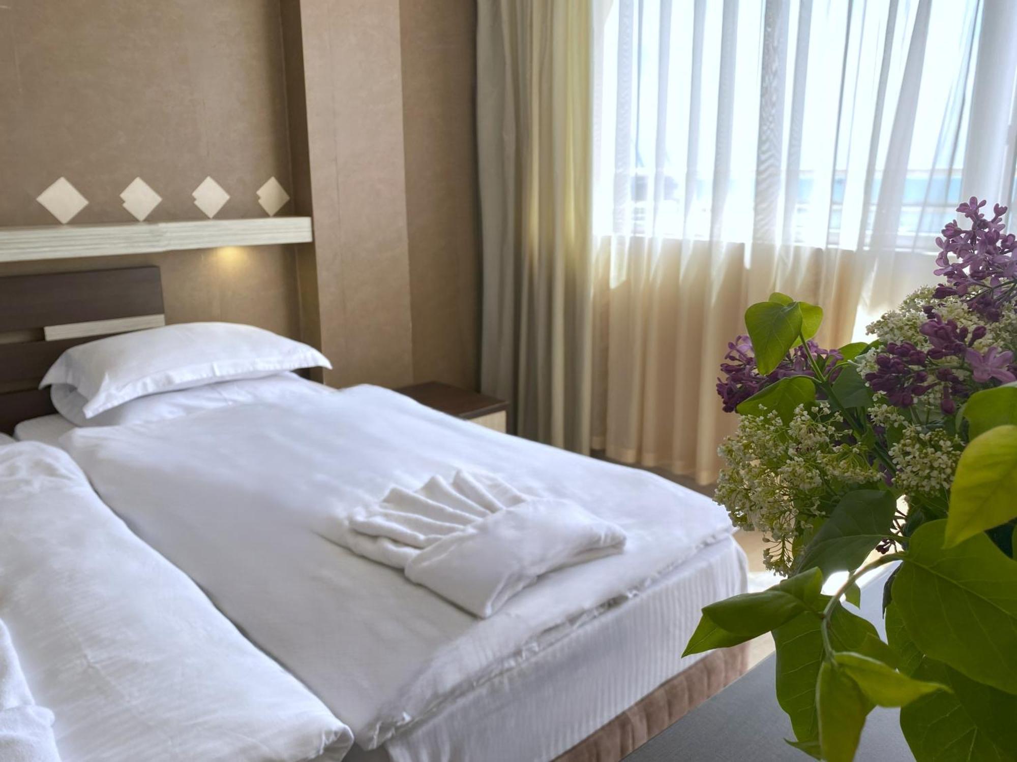 Lotos Hotel 발치크 외부 사진